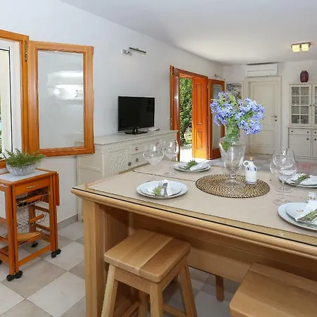 Secret Garden Barada Appartement Trogir